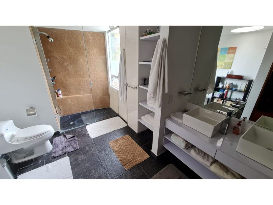 Apartamento de 3 alcobas en venta en San Patricio, Bogotá, 240 m² · foto 12 de 20