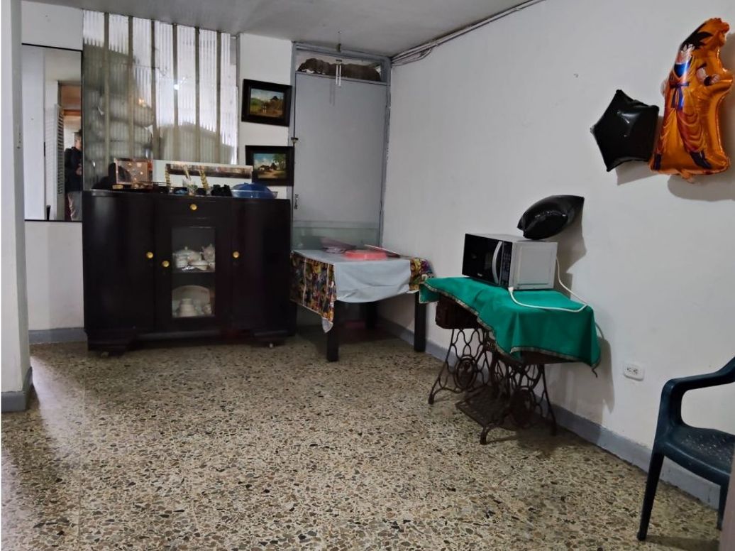 Casa de 6 alcobas en venta en Super Manzana 5, Bogotá, 186 m² · foto 4 de 16
