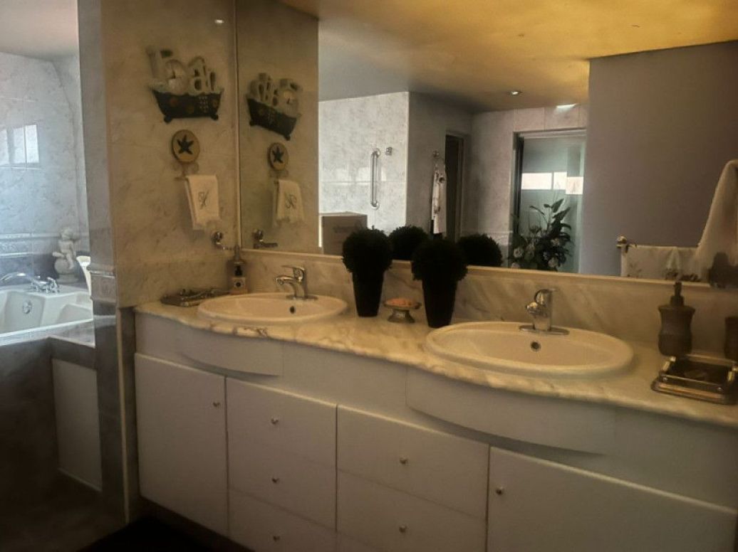 Apartamento de 4 alcobas en venta en Santa Barbara Occidental, Bogotá, 344 m² · foto 11 de 20
