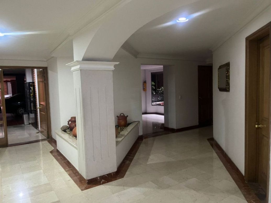 Apartamento de 4 alcobas en venta en Santa Barbara Occidental, Bogotá, 344 m² · foto 17 de 20