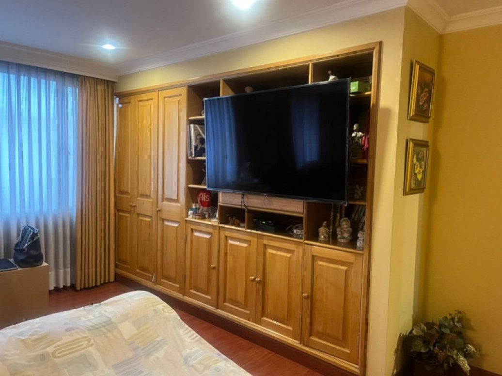Apartamento de 4 alcobas en venta en Santa Barbara Occidental, Bogotá, 344 m² · foto 6 de 20