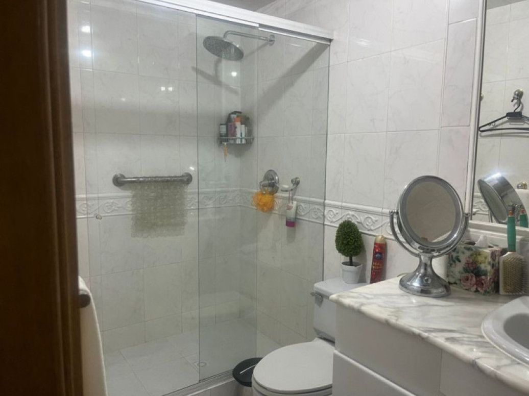 Apartamento de 4 alcobas en venta en Santa Barbara Occidental, Bogotá, 344 m² · foto 8 de 20