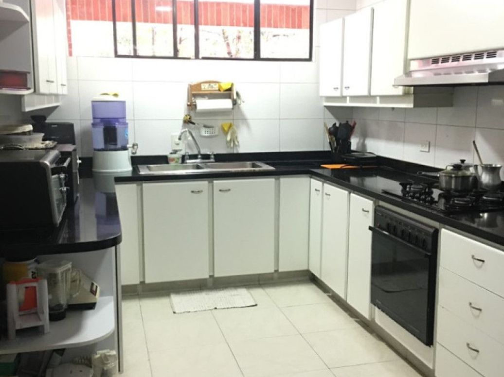 Casa de 3 alcobas en venta en Cerros De Santa Barbara, Bogotá, 216 m² · foto 5 de 20