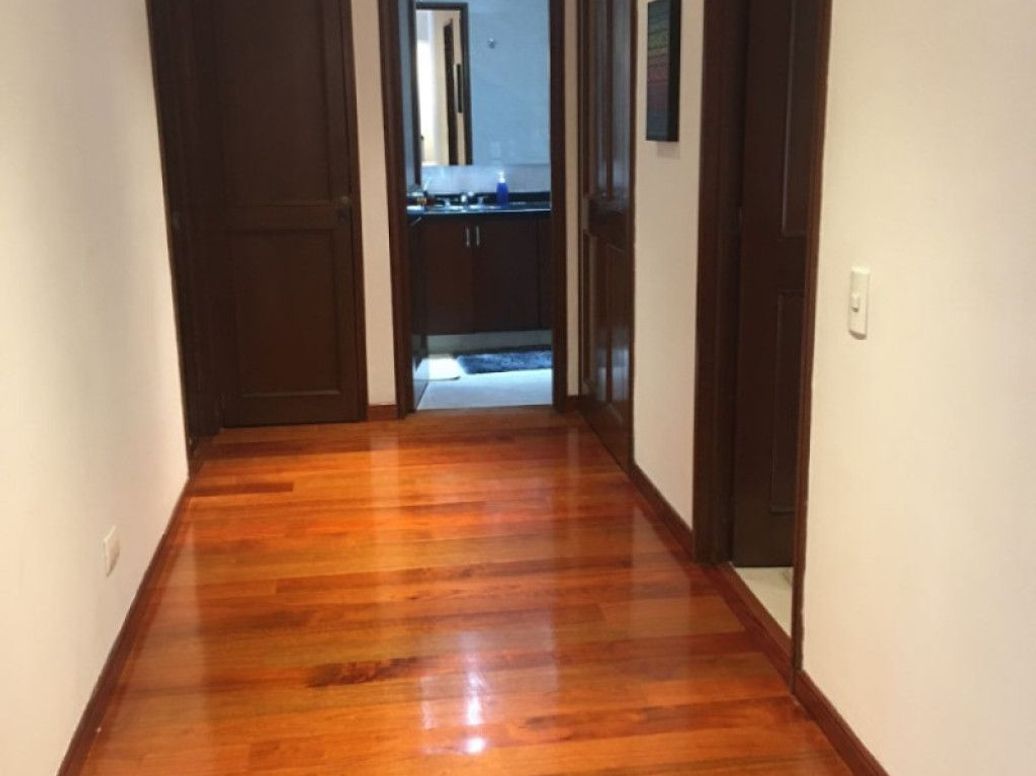 Casa de 3 alcobas en venta en Cerros De Santa Barbara, Bogotá, 216 m² · foto 11 de 20