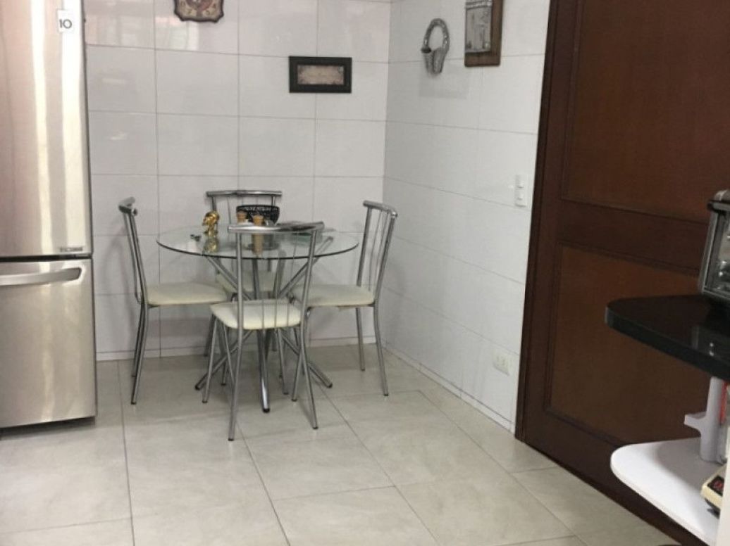 Casa de 3 alcobas en venta en Cerros De Santa Barbara, Bogotá, 216 m² · foto 6 de 20