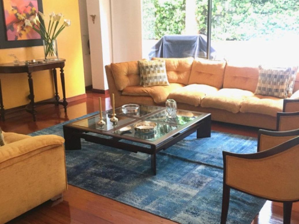 Casa de 3 alcobas en venta en Cerros De Santa Barbara, Bogotá, 216 m² · foto 2 de 20