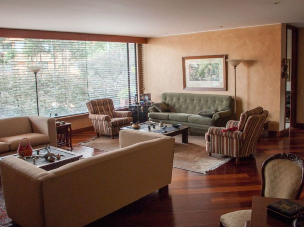 Apartamento de 3 alcobas en venta en Bellavista, Bogotá, 250 m² · foto 2 de 15