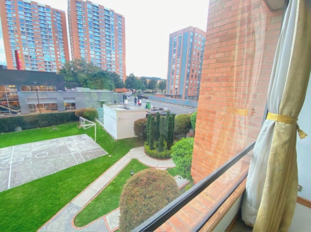 Apartamento de 3 alcobas en venta en Santa Helena Et. I, Bogotá, 134 m² · foto 2 de 20