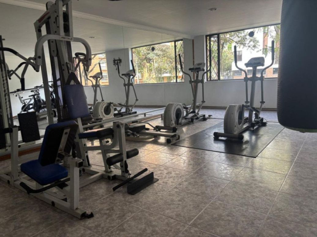 Apartamento de 3 alcobas en venta en Santa Barbara Central, Bogotá, 162 m² · foto 16 de 17