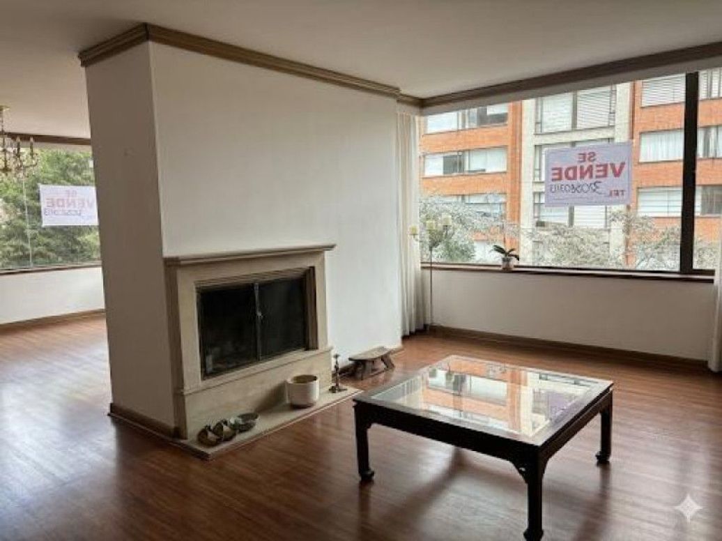 Apartamento de 3 alcobas en venta en Santa Barbara Central, Bogotá, 162 m² · foto 3 de 17