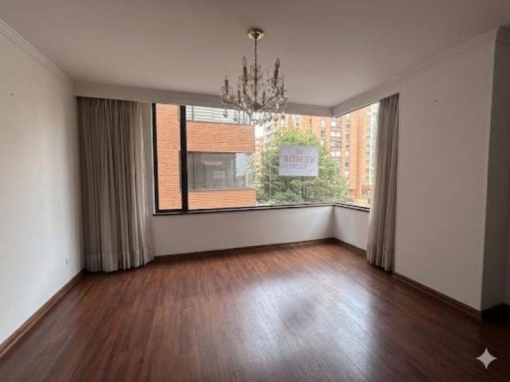 Apartamento de 3 alcobas en venta en Santa Barbara Central, Bogotá, 162 m² · foto 15 de 17