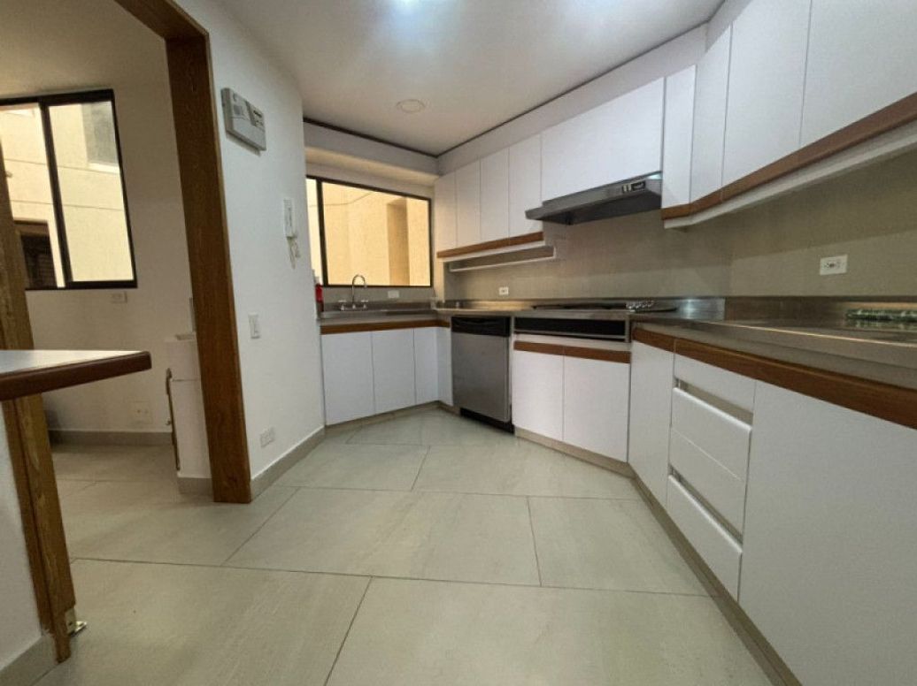 Apartamento de 2 alcobas en venta en Chicó Norte, Bogotá, 196 m² · foto 5 de 20