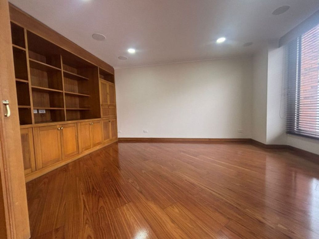 Apartamento de 2 alcobas en venta en Chicó Norte, Bogotá, 196 m² · foto 9 de 20