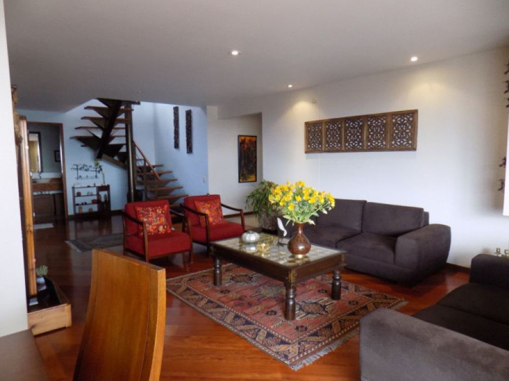 Apartamento de 3 alcobas en venta en Los Alpes, Bogotá, 276 m² · foto 2 de 20