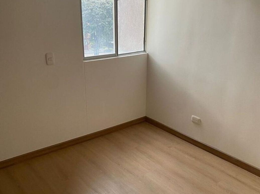 Apartamento de 2 alcobas en venta en Portales Del Norte, Bogotá, 37 m² · foto 2 de 15