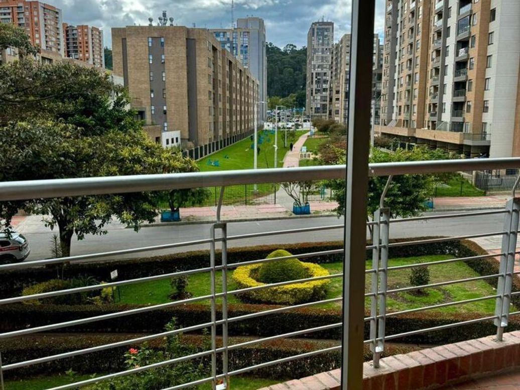 Apartamento de 3 alcobas en venta en El Plan, Bogotá, 89 m² · foto 4 de 7