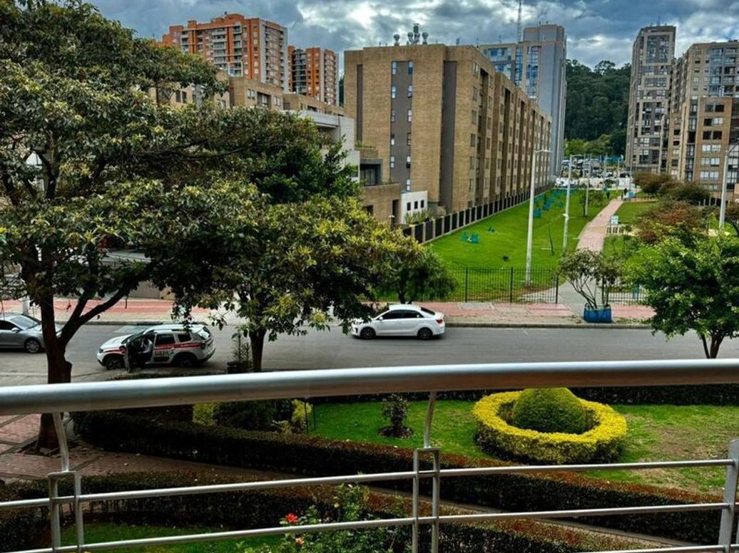 Apartamento de 3 alcobas en venta en El Plan, Bogotá, 89 m² · foto 6 de 7