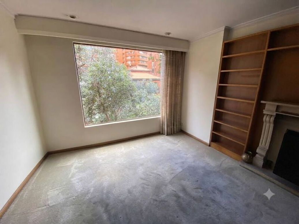 Apartamento de 3 alcobas en venta en Los Rosales, Bogotá, 246 m² · foto 5 de 17