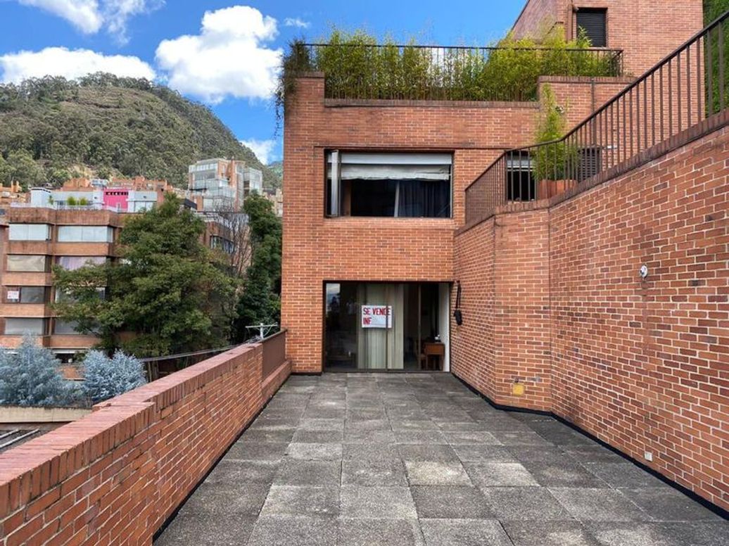 Apartamento de 3 alcobas en venta en Los Rosales, Bogotá, 246 m² · foto 17 de 17