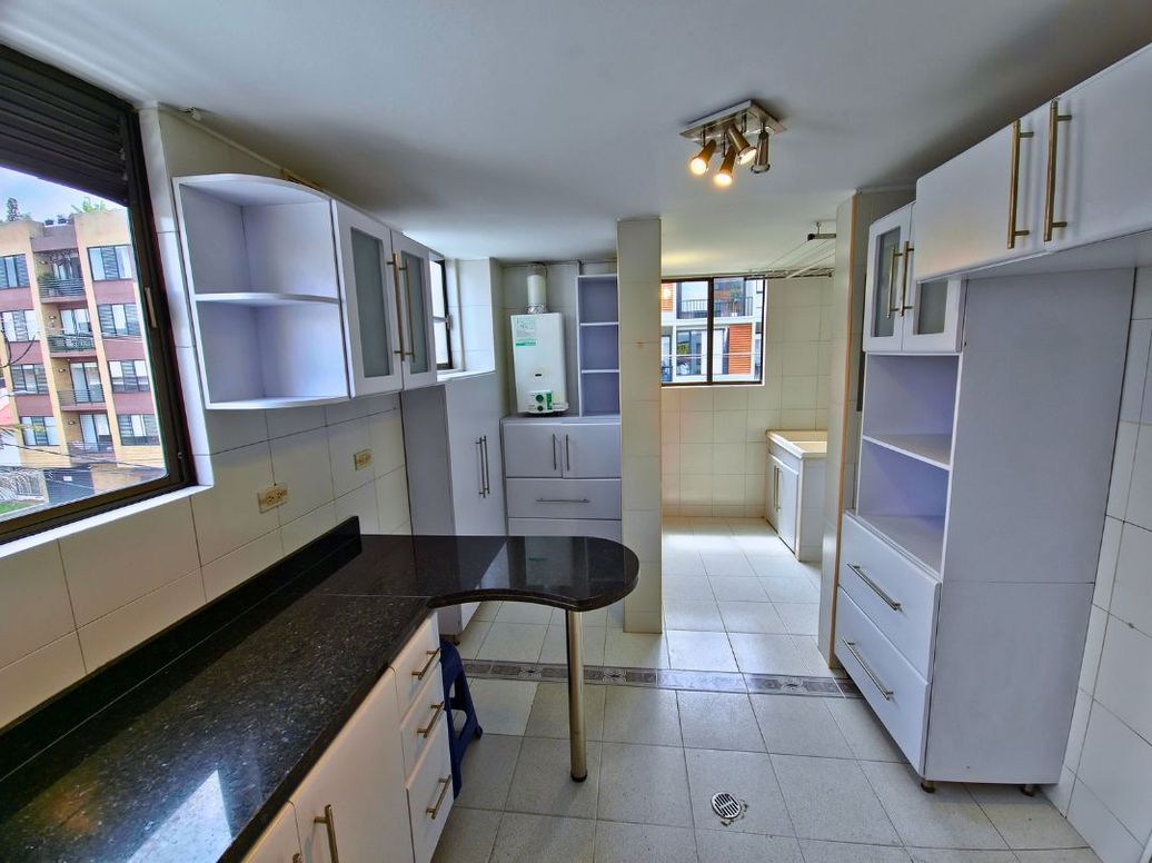 Apartamento de 3 alcobas en venta en El Contador, Bogotá, 100 m² · foto 4 de 14