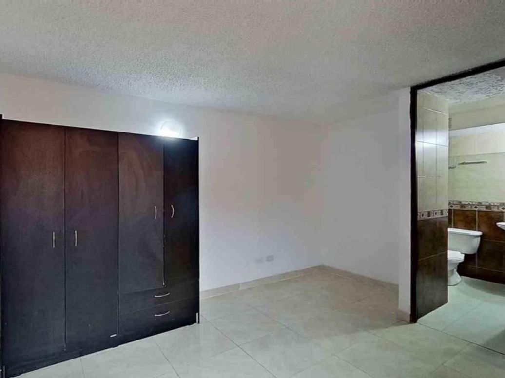 Apartamento de 3 alcobas en venta en Hayuelos, Bogotá, 55 m² · foto 10 de 19