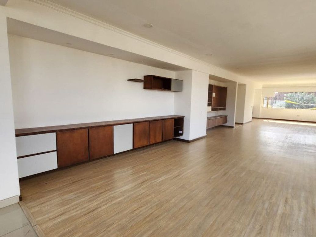 Apartamento de 3 alcobas en venta en Chico Norte Et. Iii, Bogotá, 295 m² · foto 3 de 20