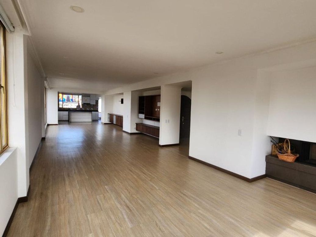 Apartamento de 3 alcobas en venta en Chico Norte Et. Iii, Bogotá, 295 m² · foto 7 de 20