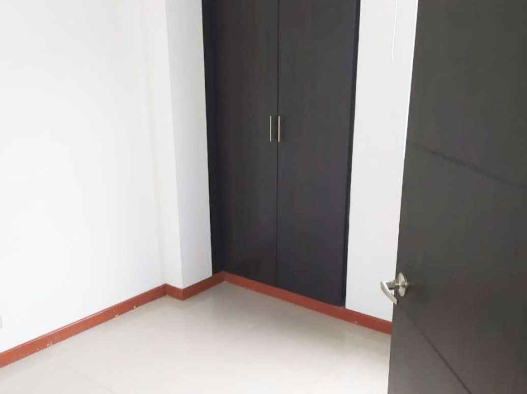 Apartamento de 2 alcobas en venta en Simón Bolívar, Bogotá, 44 m² · foto 2 de 17