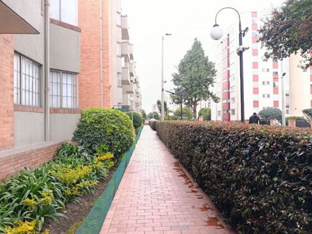 Apartamento de 3 alcobas en venta en San José De Spring, Bogotá, 60 m² · foto 2 de 14