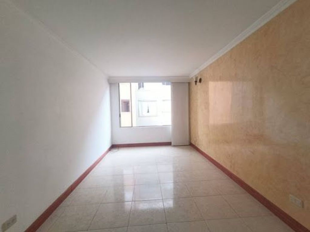 Apartamento de 3 alcobas en venta en San José De Spring, Bogotá, 60 m² · foto 3 de 14