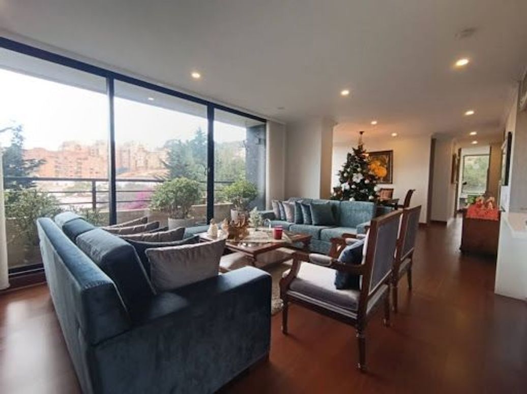 Apartamento de 2 alcobas en venta en Bella Suiza, Bogotá, 119 m² · foto 2 de 20