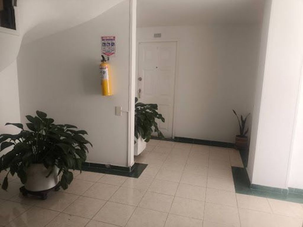 Apartamento de 2 alcobas en venta en Normandía, Bogotá, 58 m² · foto 3 de 12