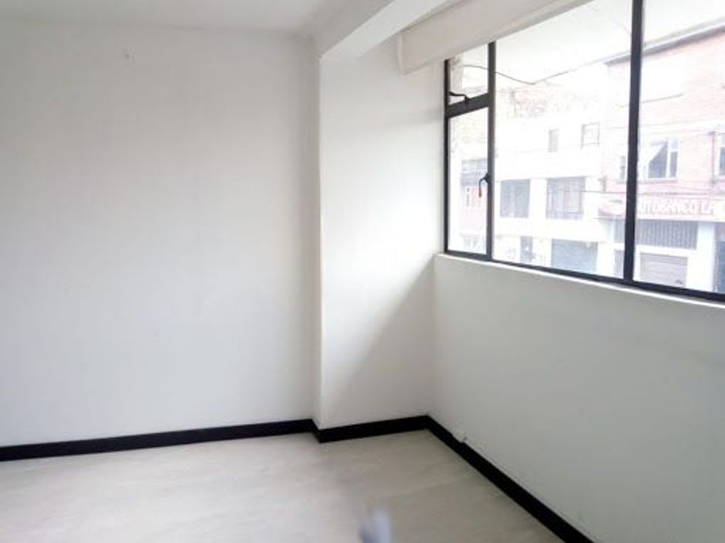 Casa de 5 alcobas en venta en Rionegro, Bogotá, 240 m² · foto 4 de 14