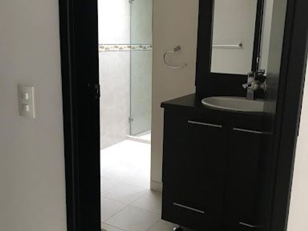 Casa de 8 alcobas en venta en Molinos Norte, Bogotá, 552 m² · foto 7 de 20