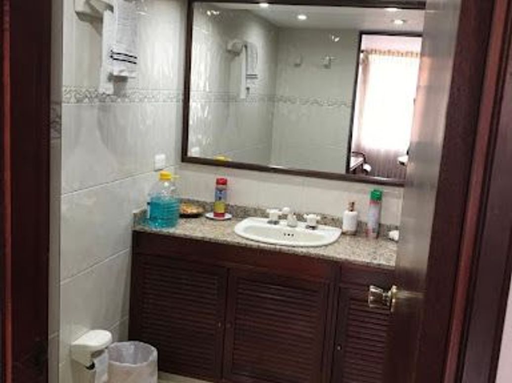 Casa de 8 alcobas en venta en Molinos Norte, Bogotá, 552 m² · foto 17 de 20