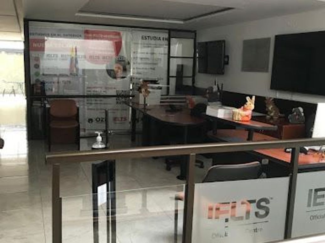 Casa de 8 alcobas en venta en Molinos Norte, Bogotá, 552 m² · foto 19 de 20