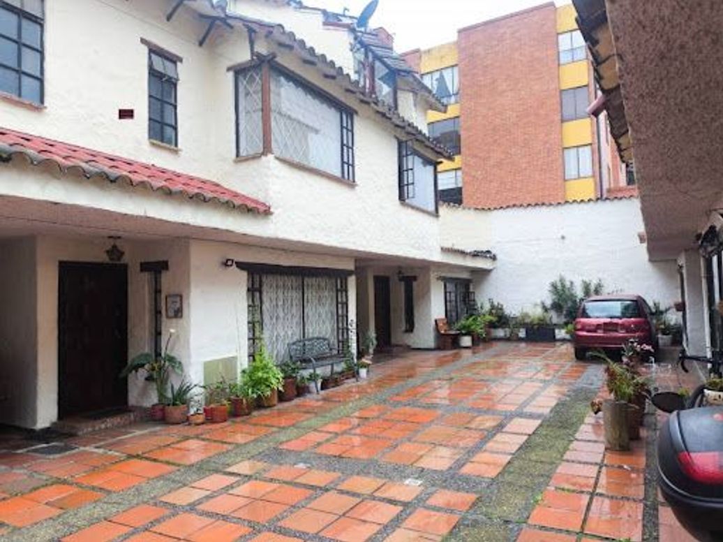 Casa de 4 alcobas en venta en Cedritos, Bogotá, 141 m² · foto 2 de 20