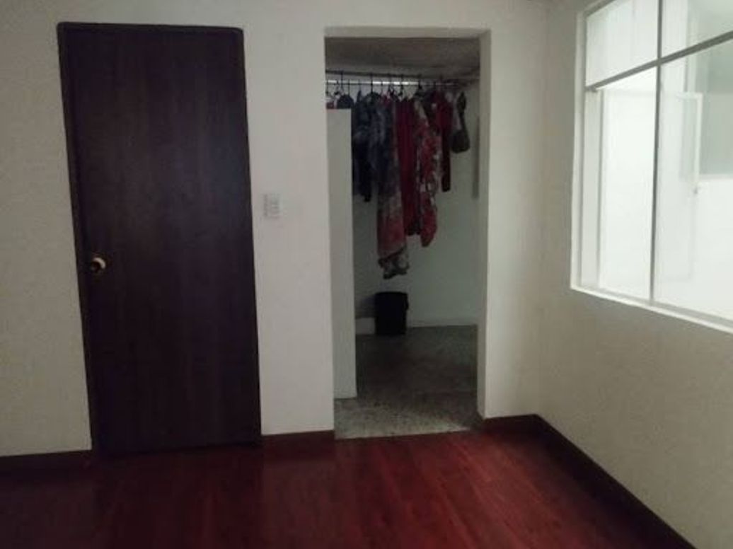 Casa de 10 alcobas en venta en San Rafael, Bogotá, 294 m² · foto 4 de 14