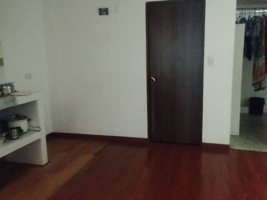 Casa de 10 alcobas en venta en San Rafael, Bogotá, 294 m² · foto 8 de 14