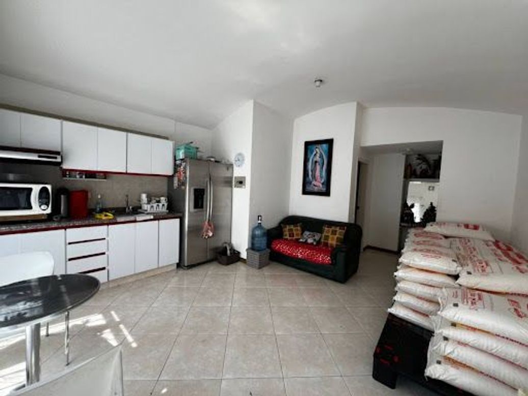 Casa de 4 alcobas en venta en Bosque De Modelia, Bogotá, 281 m² · foto 4 de 13