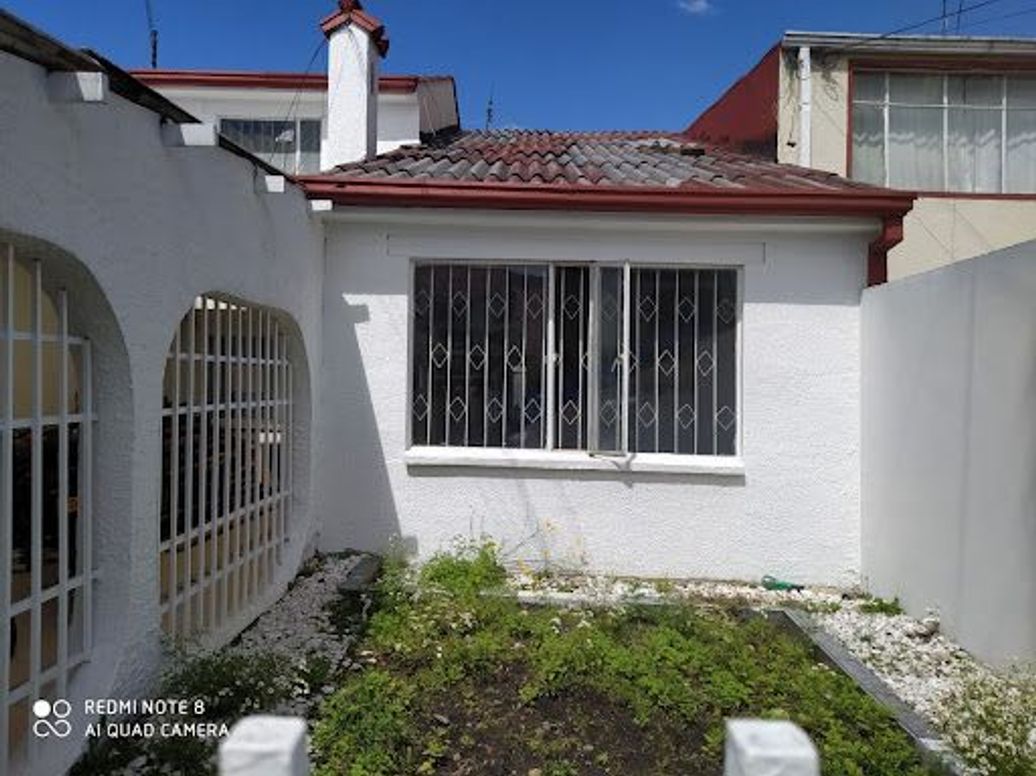 Casa de 5 alcobas en venta en Villa Magdala, Bogotá, 276 m² · foto 3 de 20