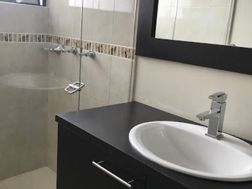 Casa de 4 alcobas en venta en Molinos Norte, Bogotá, 226 m² · foto 11 de 12