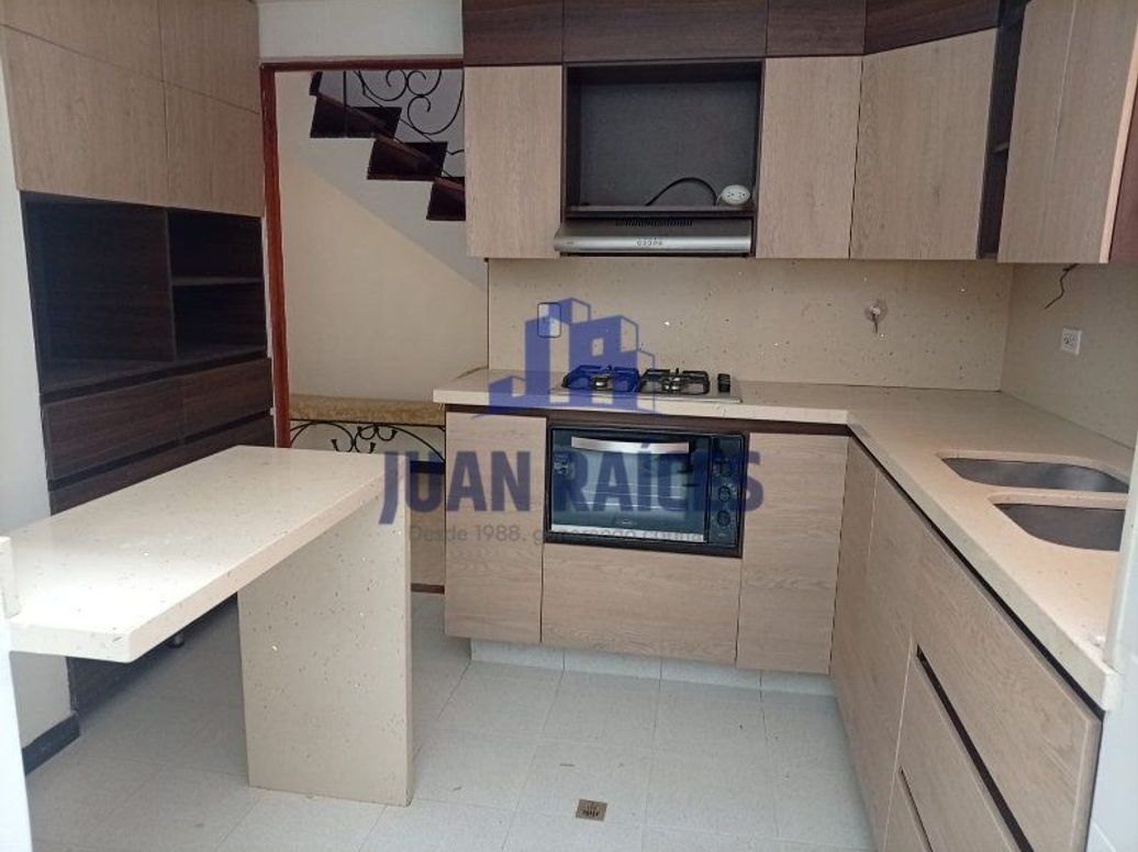 Casa en Arriendo con el Código 7096 en Loma De Las Brujas