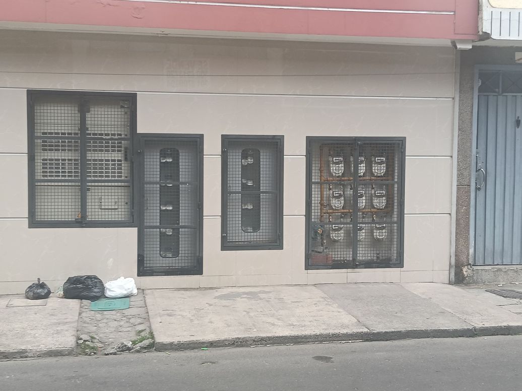 Casa de 5 alcobas en venta en La Cabaña, Bogotá, 250 m² · foto 6 de 12