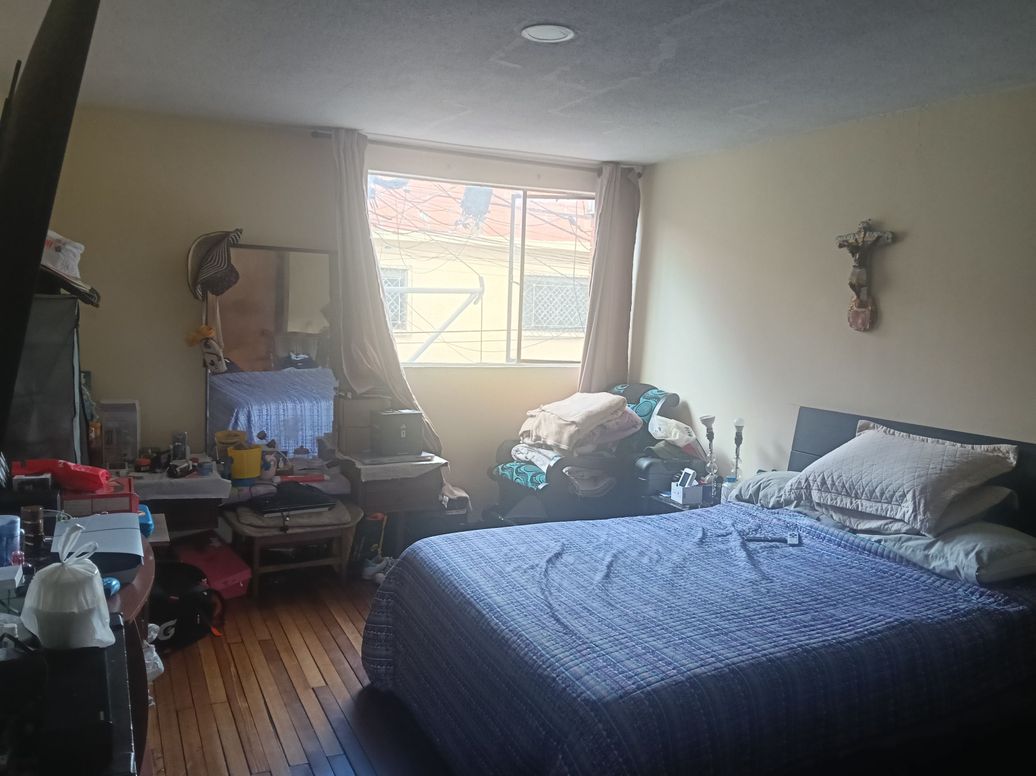 Casa de 5 alcobas en venta en La Cabaña, Bogotá, 250 m² · foto 10 de 12