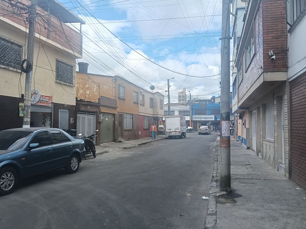 Casa de 5 alcobas en venta en La Cabaña, Bogotá, 250 m² · foto 12 de 12