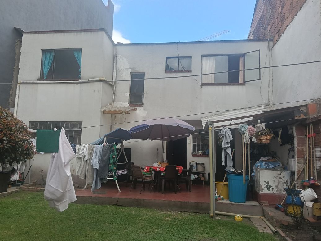 Casa de 5 alcobas en venta en La Cabaña, Bogotá, 250 m² · foto 5 de 12