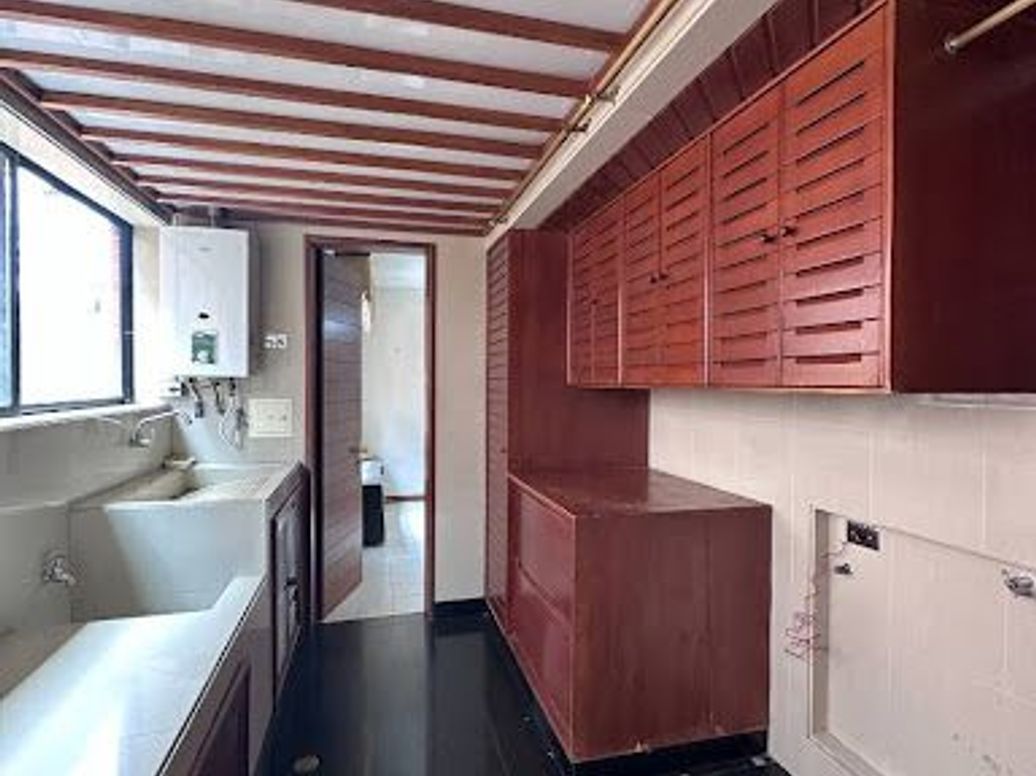 Apartamento de 4 alcobas en venta en Chicó Navarra, Bogotá, 285 m² · foto 6 de 12
