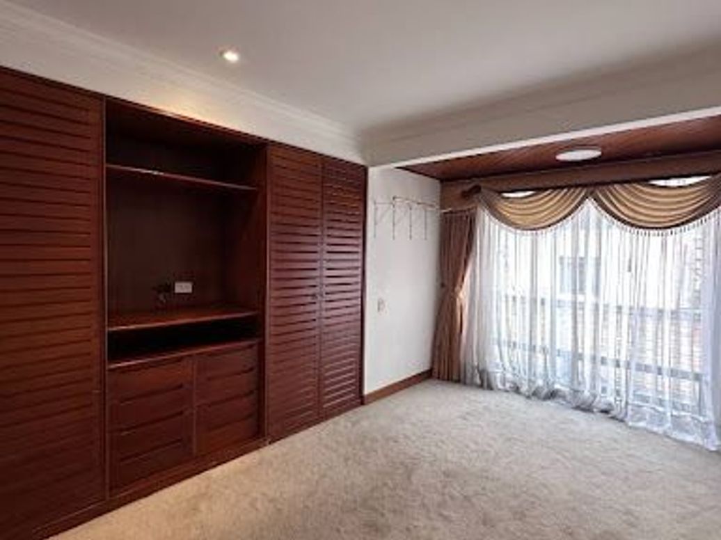 Apartamento de 4 alcobas en venta en Chicó Navarra, Bogotá, 285 m² · foto 11 de 12