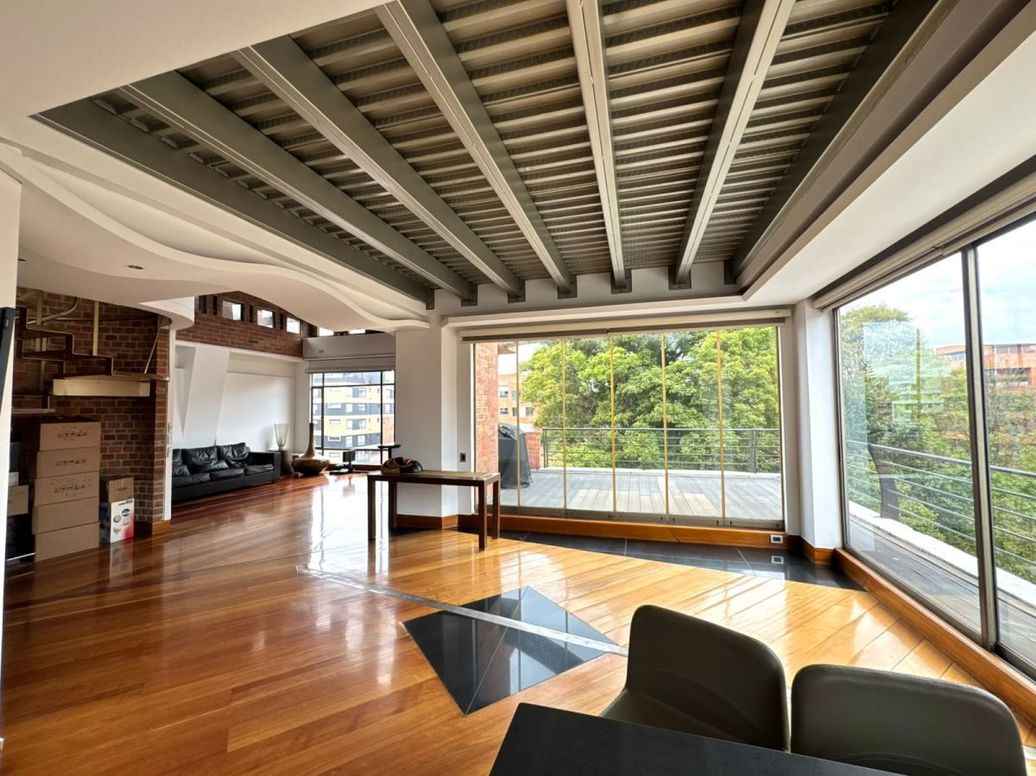 Apartamento de 4 alcobas en venta en Chicó Navarra, Bogotá, 206 m² · foto 2 de 20
